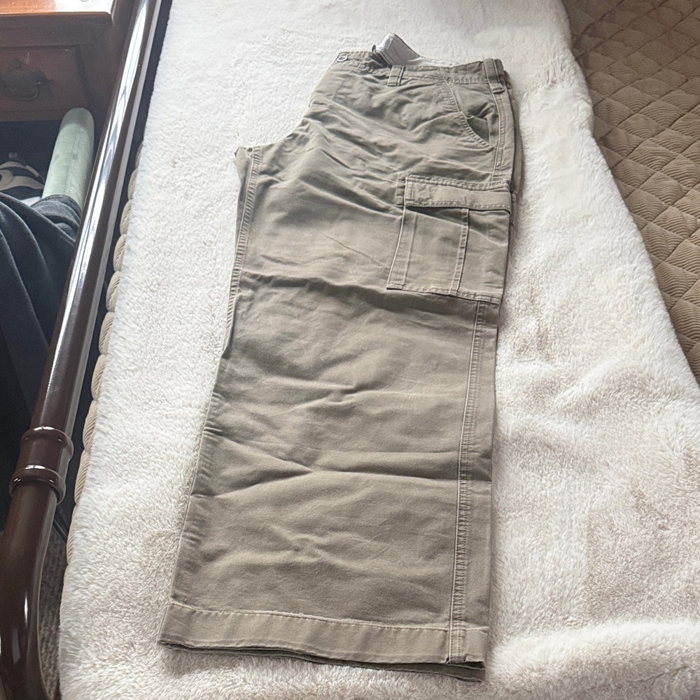 GAP Men's Khaki Cargo Pants